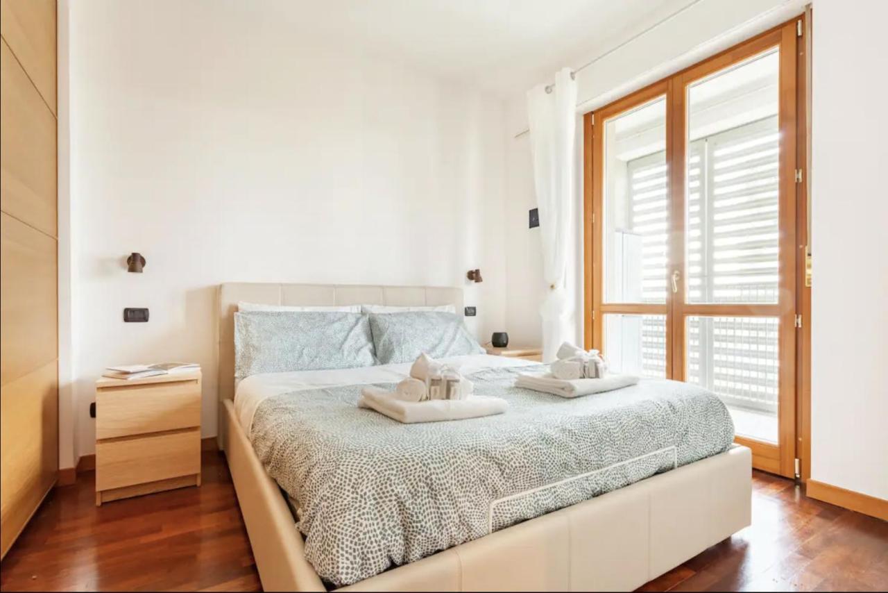 Lussuoso Attico Con Garage Gratis Vicino Al Duomo E Allo Ieo Милан Экстерьер фото