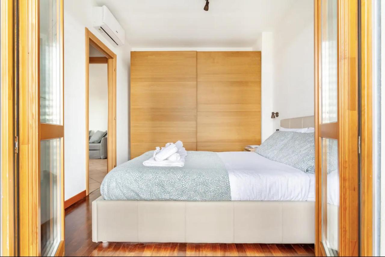 Lussuoso Attico Con Garage Gratis Vicino Al Duomo E Allo Ieo Милан Экстерьер фото