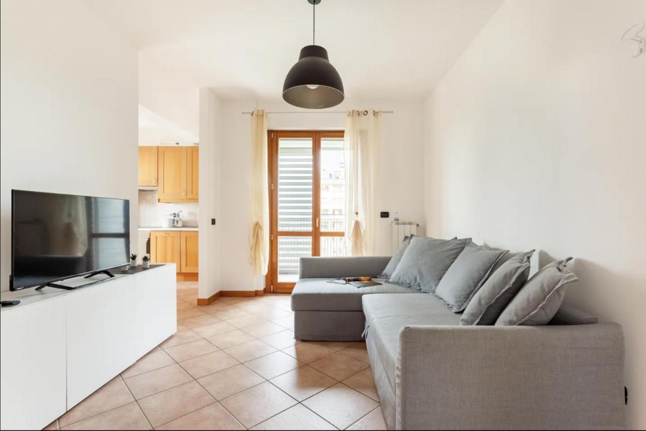 Lussuoso Attico Con Garage Gratis Vicino Al Duomo E Allo Ieo Милан Экстерьер фото