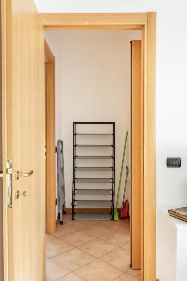 Lussuoso Attico Con Garage Gratis Vicino Al Duomo E Allo Ieo Милан Экстерьер фото